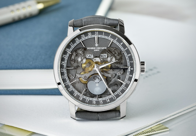 Vacheron Constantin replica uhren bringt die neue Skeleton-Uhr Traditionnelle mit Vollkalender auf den Markt: eine moderne, ästhetische Interpretation der Genfer Haute-Horlogerie-Tradition des 18. Jahrhunderts